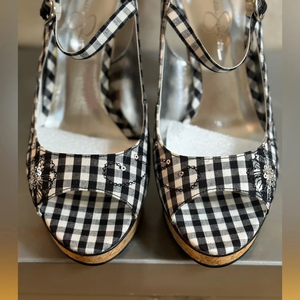 Black & White Gingham Print, Sling Back, Sequenced, Platform Heels ~ Size 7.5 🖤🤍